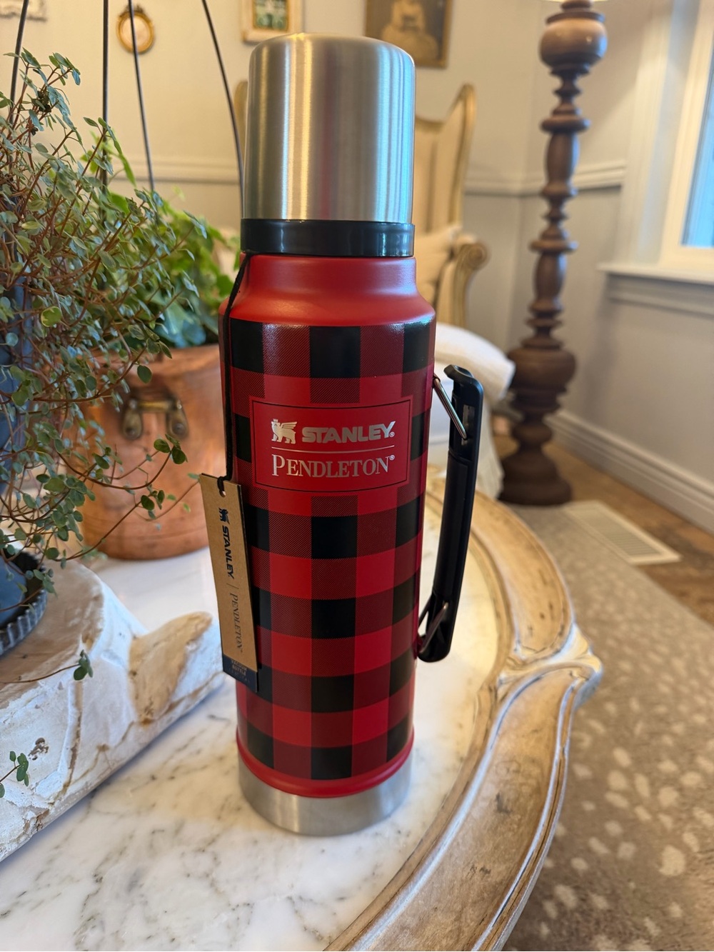 NWT Pendleton Red and Black Buffalo Check Vacuum Bottle 1.4 L 1.5 QT